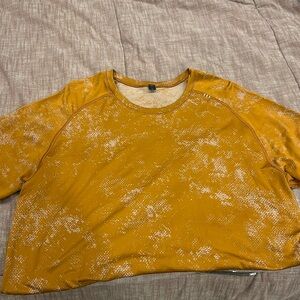 Lulu athletic shirt